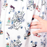 Off-White-Mädchenkleid mit Blumendruck