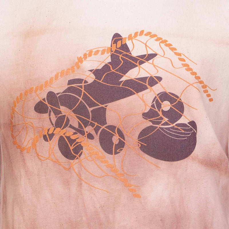 Kunsthandwerkliches T-Shirt, natürlich gefärbt mit roter Bio-Zwiebel